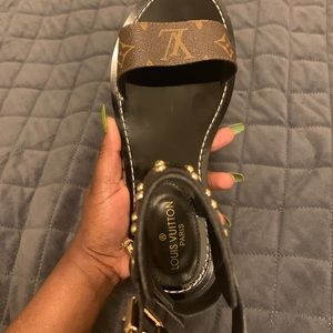 Louis Vuitton: Nomad Sandals 👡